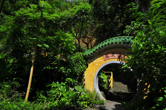 湖光岩风景区