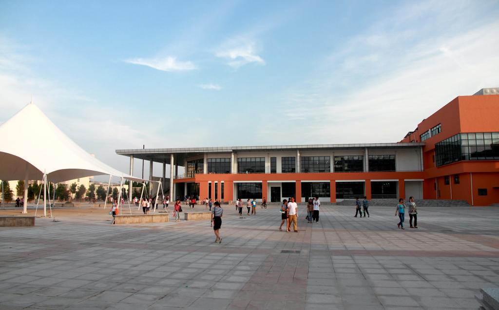 江苏海洋大学第四食堂广场 江苏海洋大学第四食堂广场