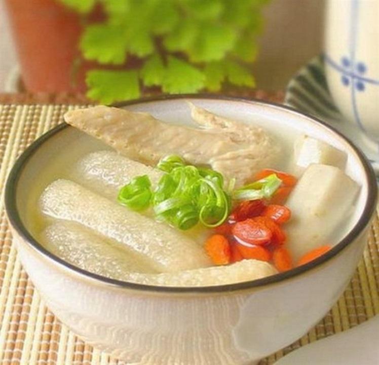 牛蒡竹荪枸杞鸡翅汤 牛蒡竹荪枸杞鸡翅汤