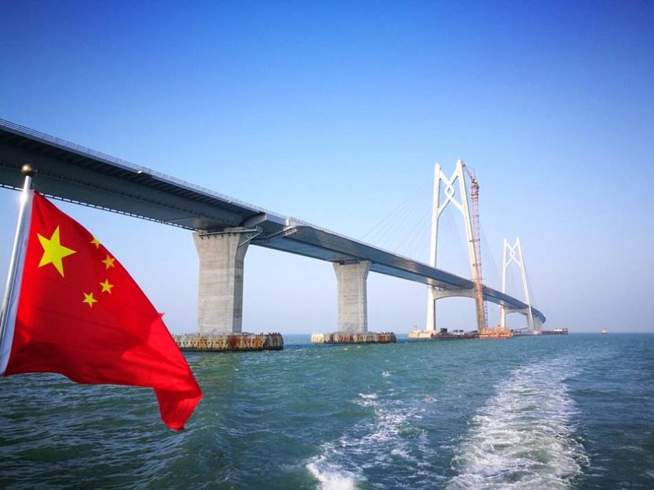 港珠澳大桥青州航道桥海面景观 港珠澳大桥青州航道桥海面景观