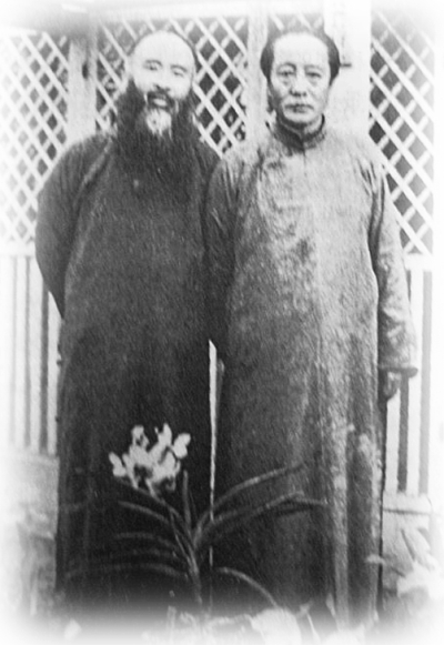 溥心畲(右)和张大千在台湾 溥心畲(右)和张大千在台湾