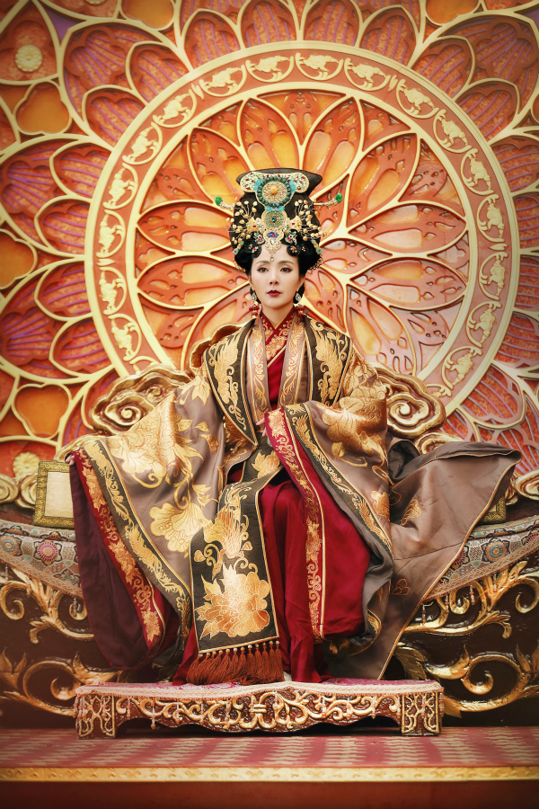 王太后(爱奇艺网剧《天泪传奇之凤凰无双》角色) 王太后(爱奇艺网剧《天泪传奇之凤凰无双》角色)