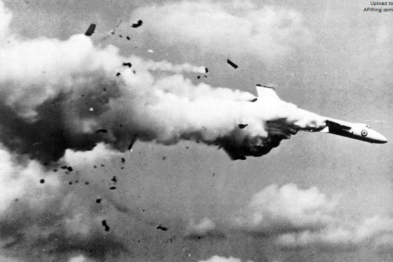 1958年9月20日VX770在空中解体 1958年9月20日VX770在空中解体