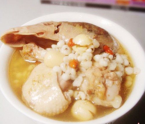 淮山芡实炒扁豆煲笋壳鱼