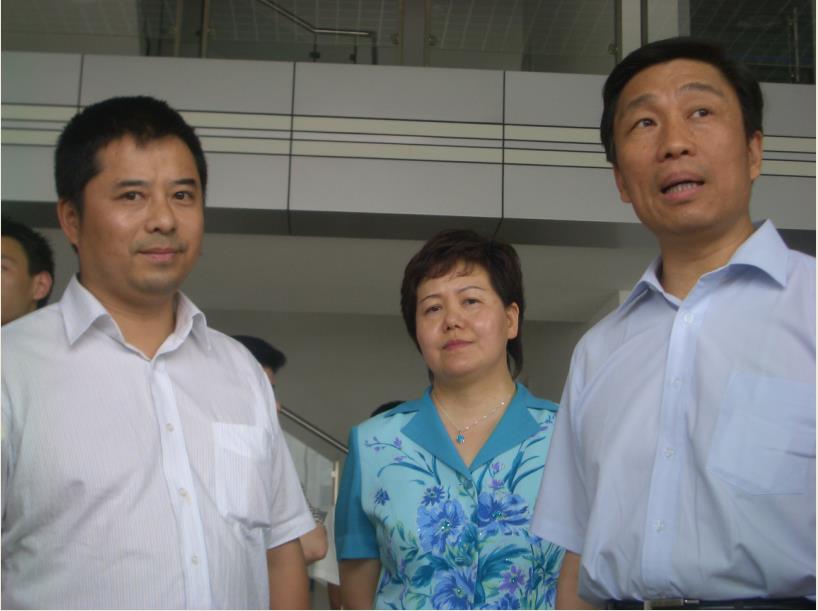 2005年6月李源潮先生视察南方不鏽钢市场 2005年6月李源潮先生视察南方不鏽钢市场