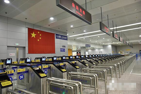浦东机场自助入境通道 浦东机场自助入境通道