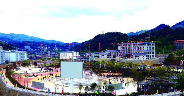 淤泥乡彝舞广场 淤泥乡彝舞广场