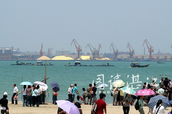 海港风光吸引游人步伐 海港风光吸引游人步伐
