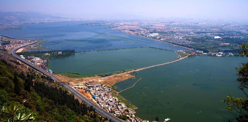 滇池地形概览 滇池地形概览
