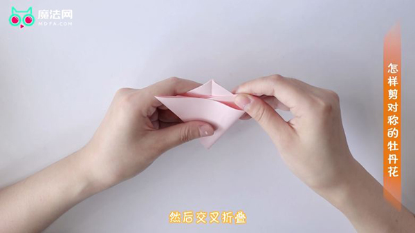 怎样剪对称的牡丹花